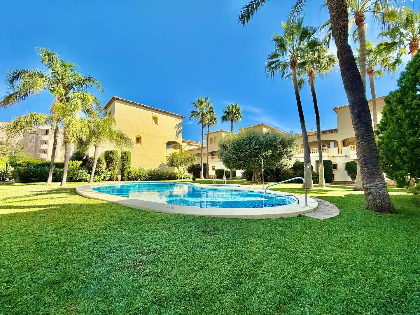 Vista exterior de Casa o chalet en venta en Dénia con Aire acondicionado, Terraza y Piscina