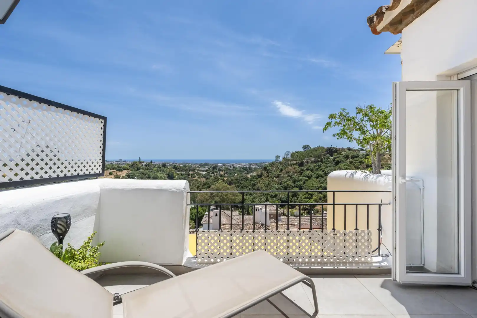 Terrassa de Apartament en venda en Benahavís amb Aire condicionat, Calefacció i Jardí privat