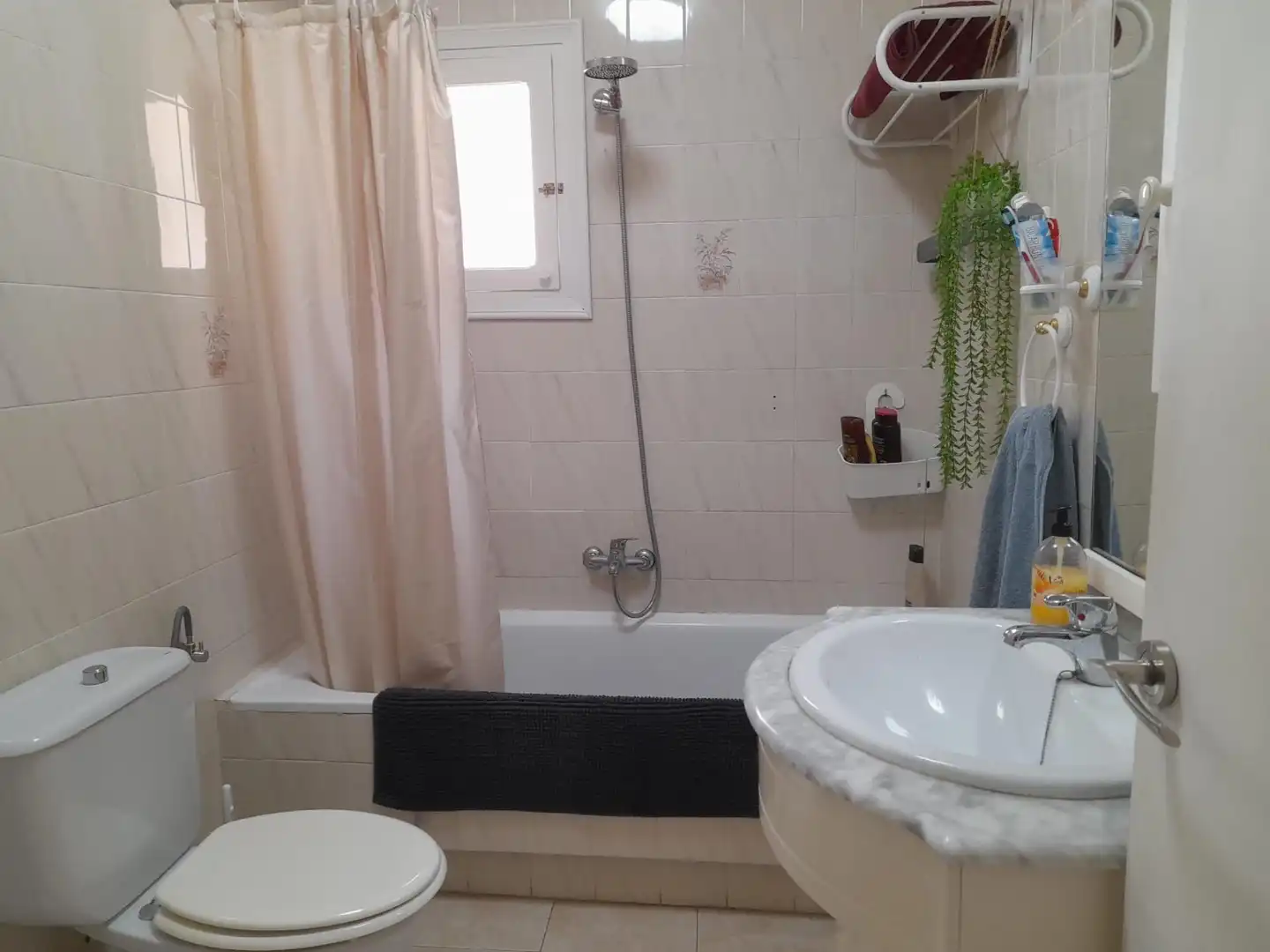 Badezimmer von Dachboden zum Verkauf in San Pedro del Pinatar mit Klimaanlage, Privatgarten und Terrasse