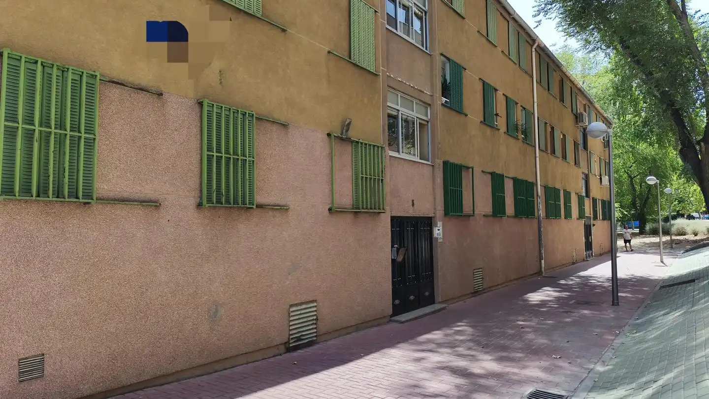 Vista exterior de Pis en venda en Madrid amb Terrassa i Traster