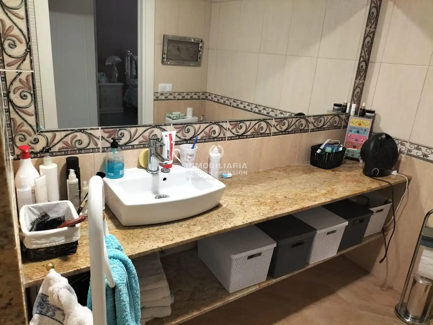 Bathroom of Duplexes for sale in Villena  with Air Conditioner, Terrace and Storage room