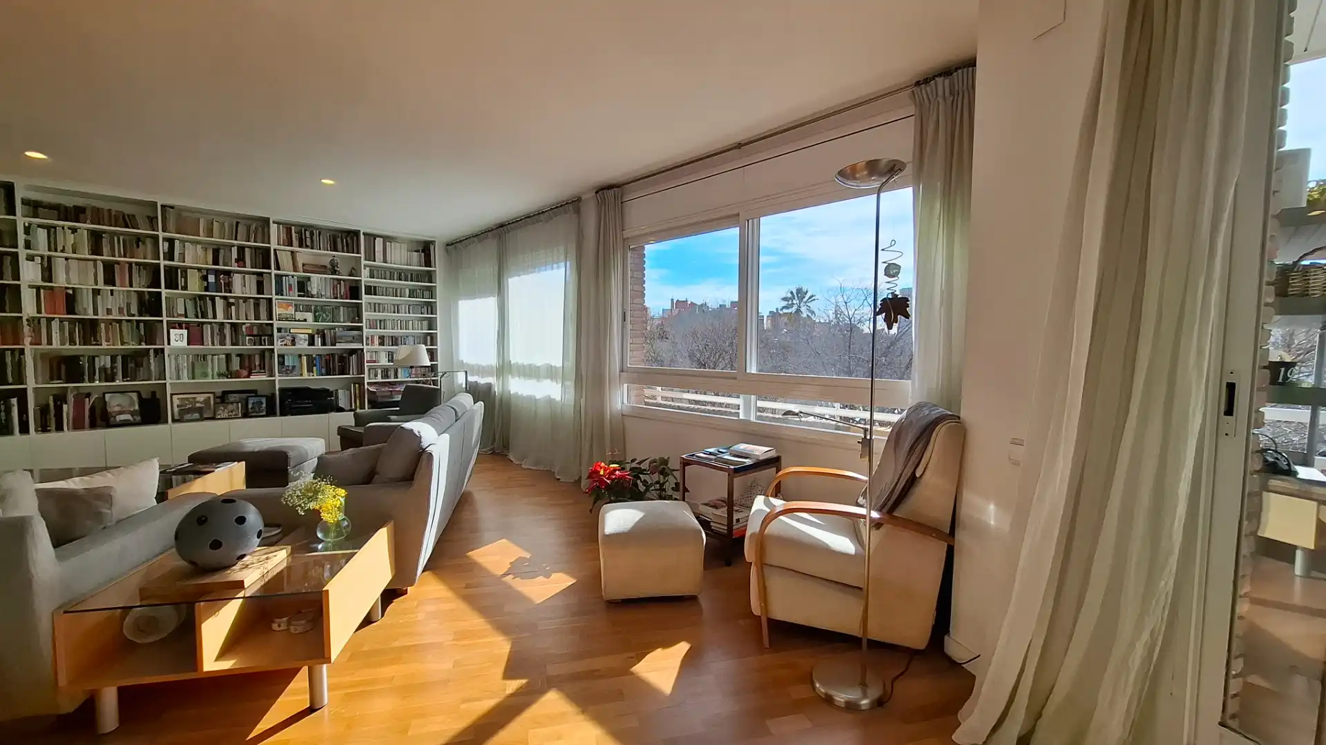 Sala d'estar de Pis en venda en  Barcelona Capital amb Aire condicionat, Calefacció i Parquet