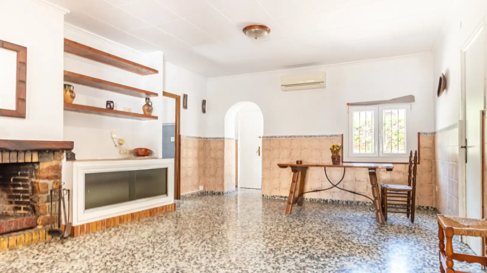 Haus oder Chalet zum Verkauf in Dénia mit Privatgarten, Terrasse und Abstellraum