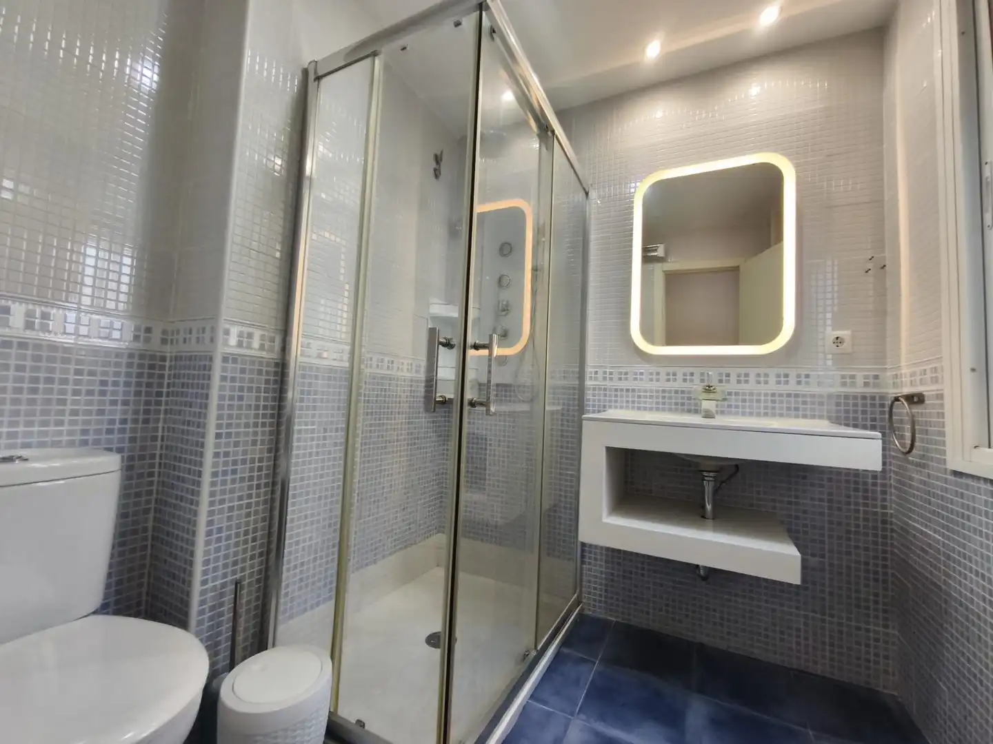 Bathroom of Duplexes for sale in El Carpio  with Air Conditioner, Heating and Terrace