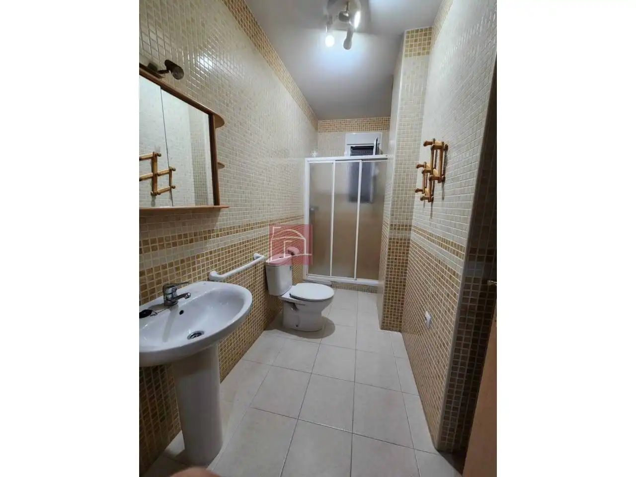 Baño de Apartamento de alquiler en Don Benito con Aire acondicionado, Calefacción y Amueblado