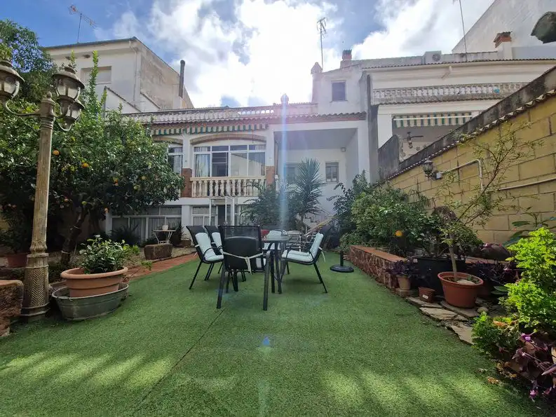 Garden of Houses for sale in La Carolina  with Air Conditioner, Heating and Private garden