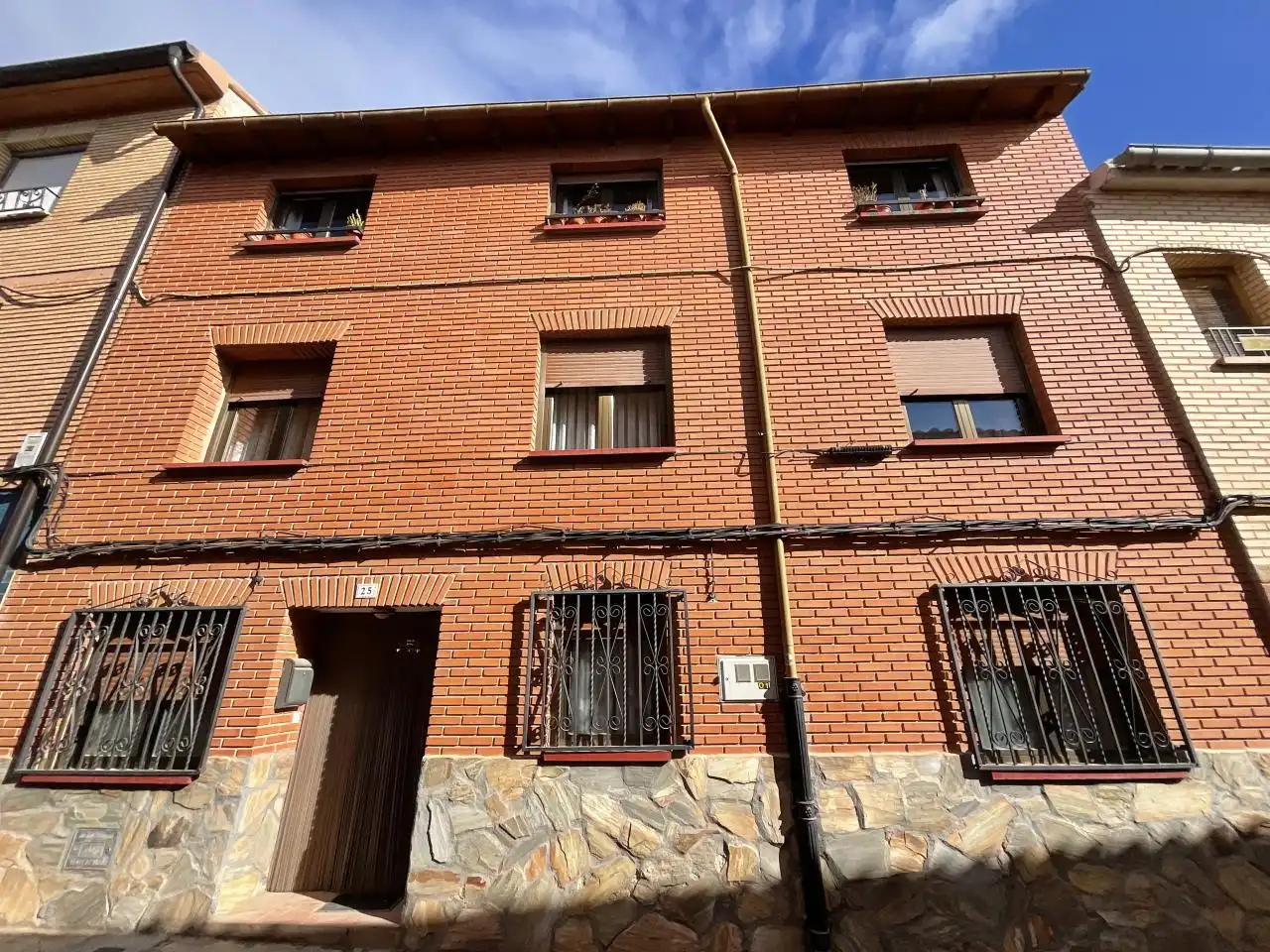 Vista exterior de Casa o chalet en venta en Alesanco con Terraza, Trastero y Amueblado