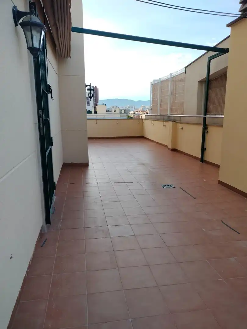 Attic for rent in Calle Azarbe Papel, Vistalegre
