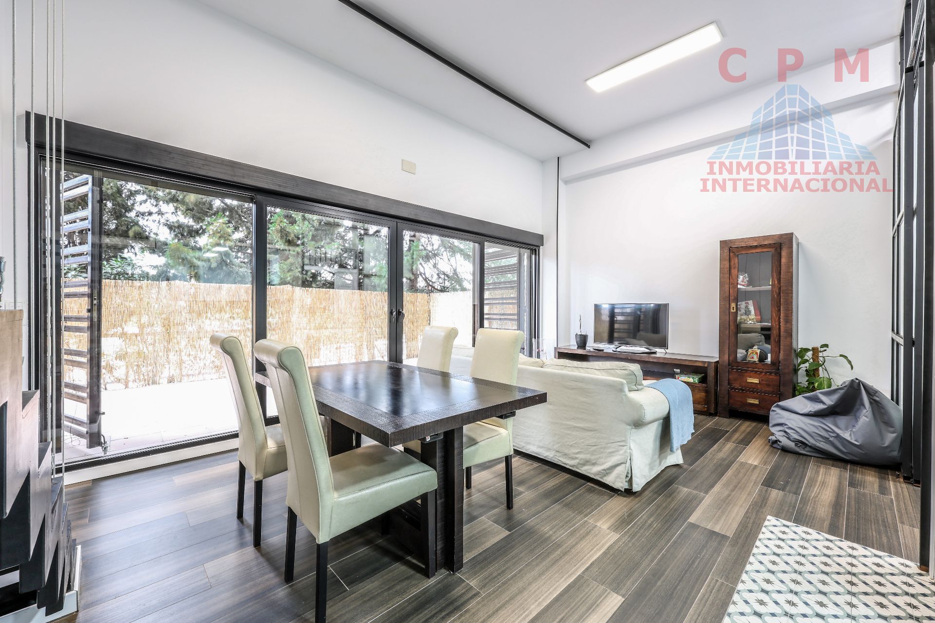 Living room of Flat to rent in  Madrid Capital  with Air Conditioner, Heating and Parquet flooring