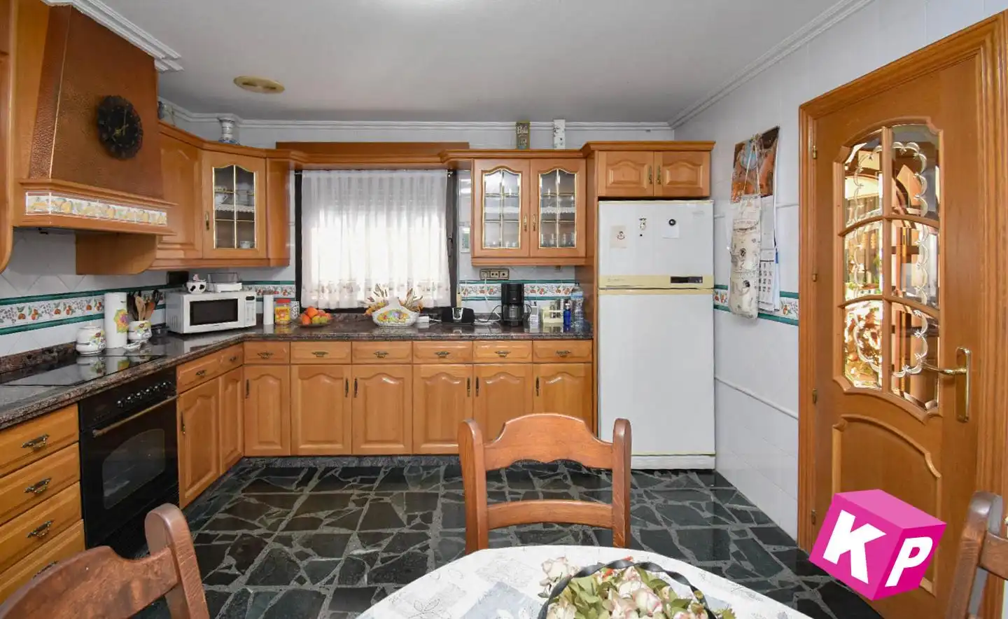 Cuina de Casa o xalet en venda en Elche / Elx amb Jardí privat, Terrassa i Traster