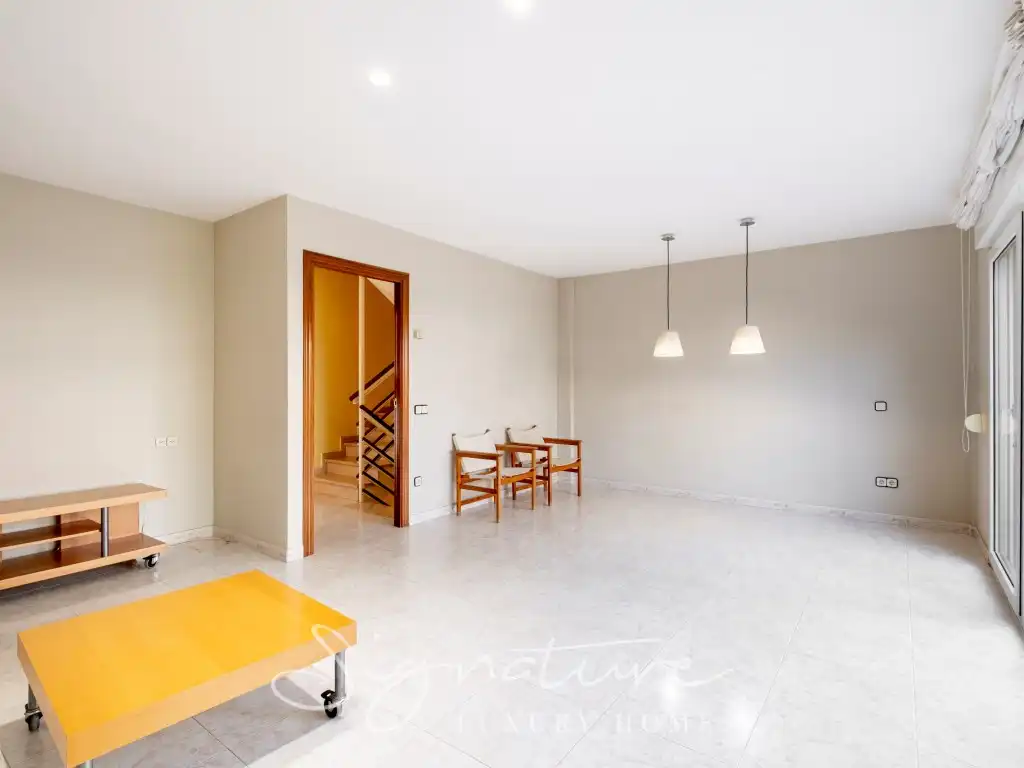 Casa o xalet de lloguer a Calle Tramontana, Abrera