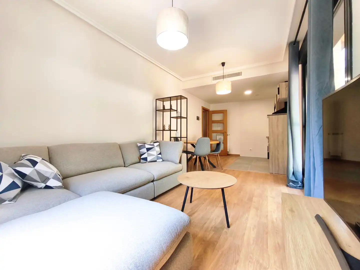 Sala de estar de Piso en venta en Lardero con Calefacción, Jardín privado y Parquet