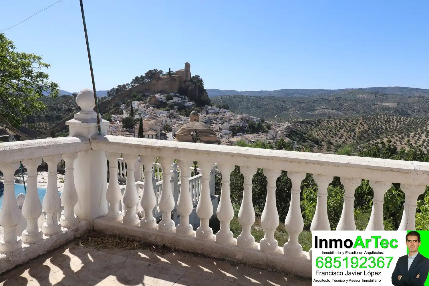 Vista exterior de Casa o chalet en venta en Montefrío con Jardín privado, Terraza y Piscina