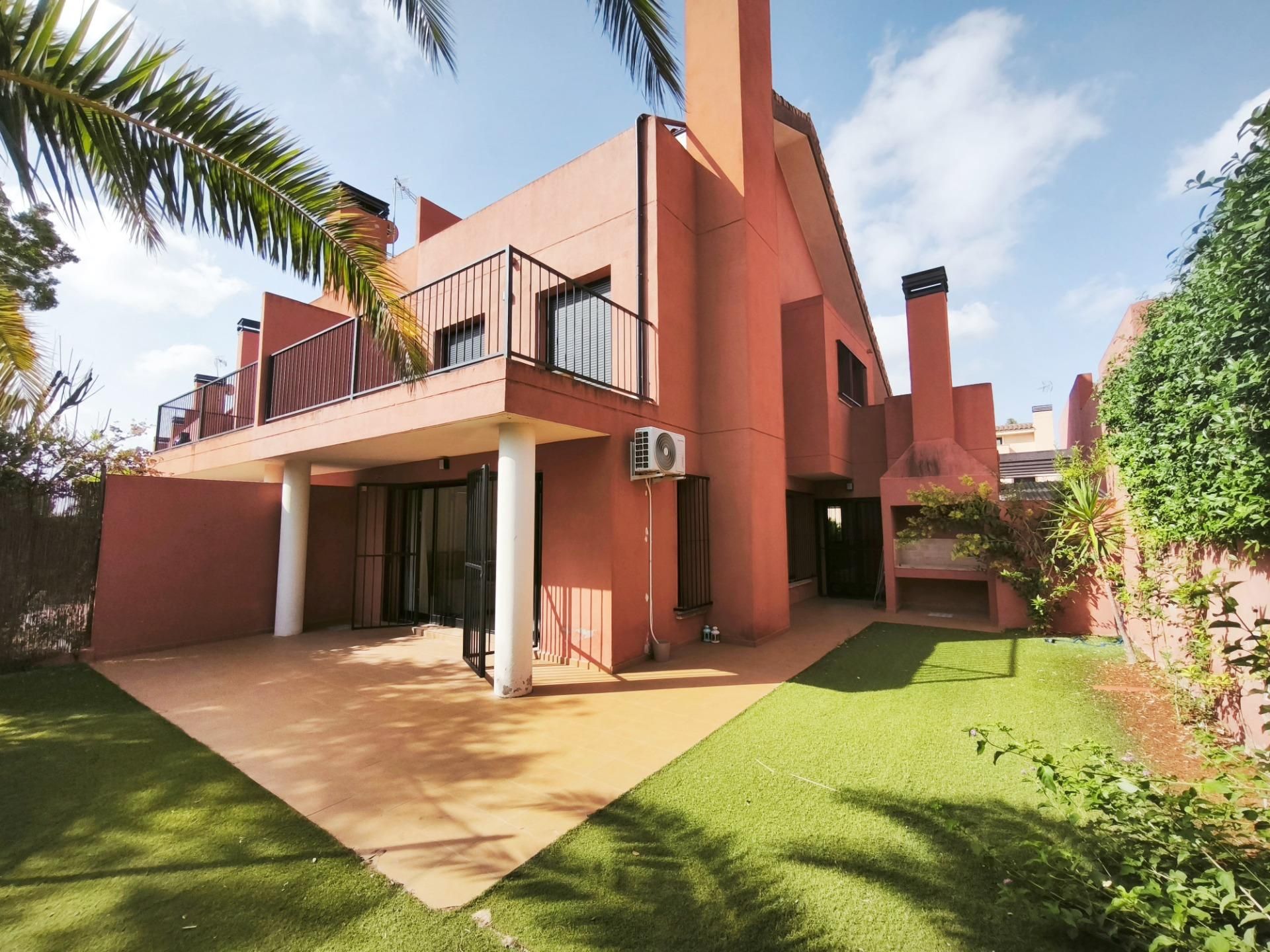 Exterior view of Single-family semi-detached to rent in Paterna  with Air Conditioner, Heating and Private garden