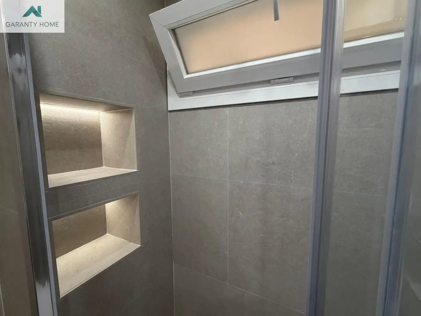 Baño de Planta baja de alquiler en Málaga con Aire acondicionado, Jardín privado y Terraza