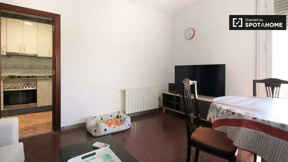 Room in El Besós i el Maresme