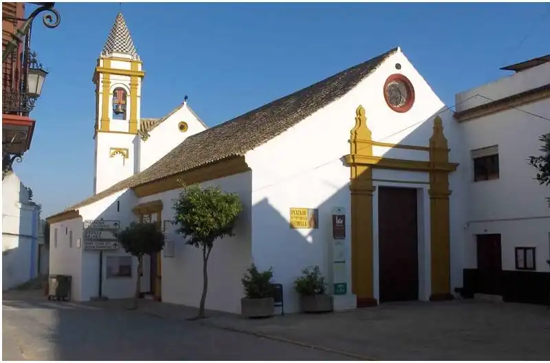 Chalet con piscina en venta en Palomares del Río, imagen 3