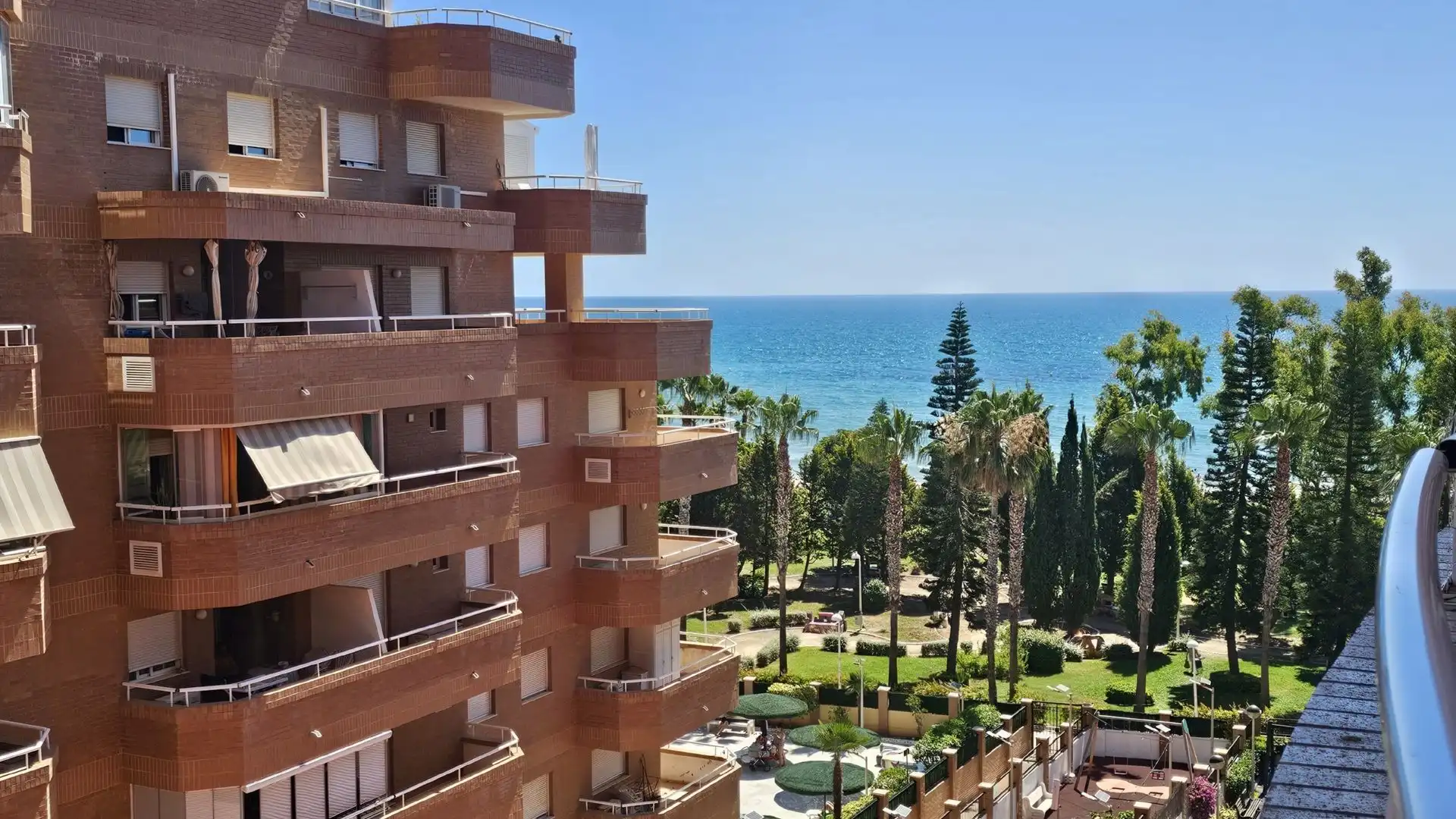Vista exterior de Apartamento en venta en Oropesa del Mar / Orpesa con Aire acondicionado, Calefacción y Terraza