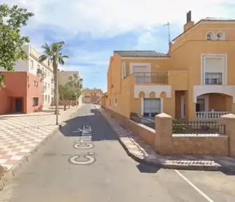 Reihenhaus mit Terrasse zum Verkauf in Roquetas de Mar ciudad