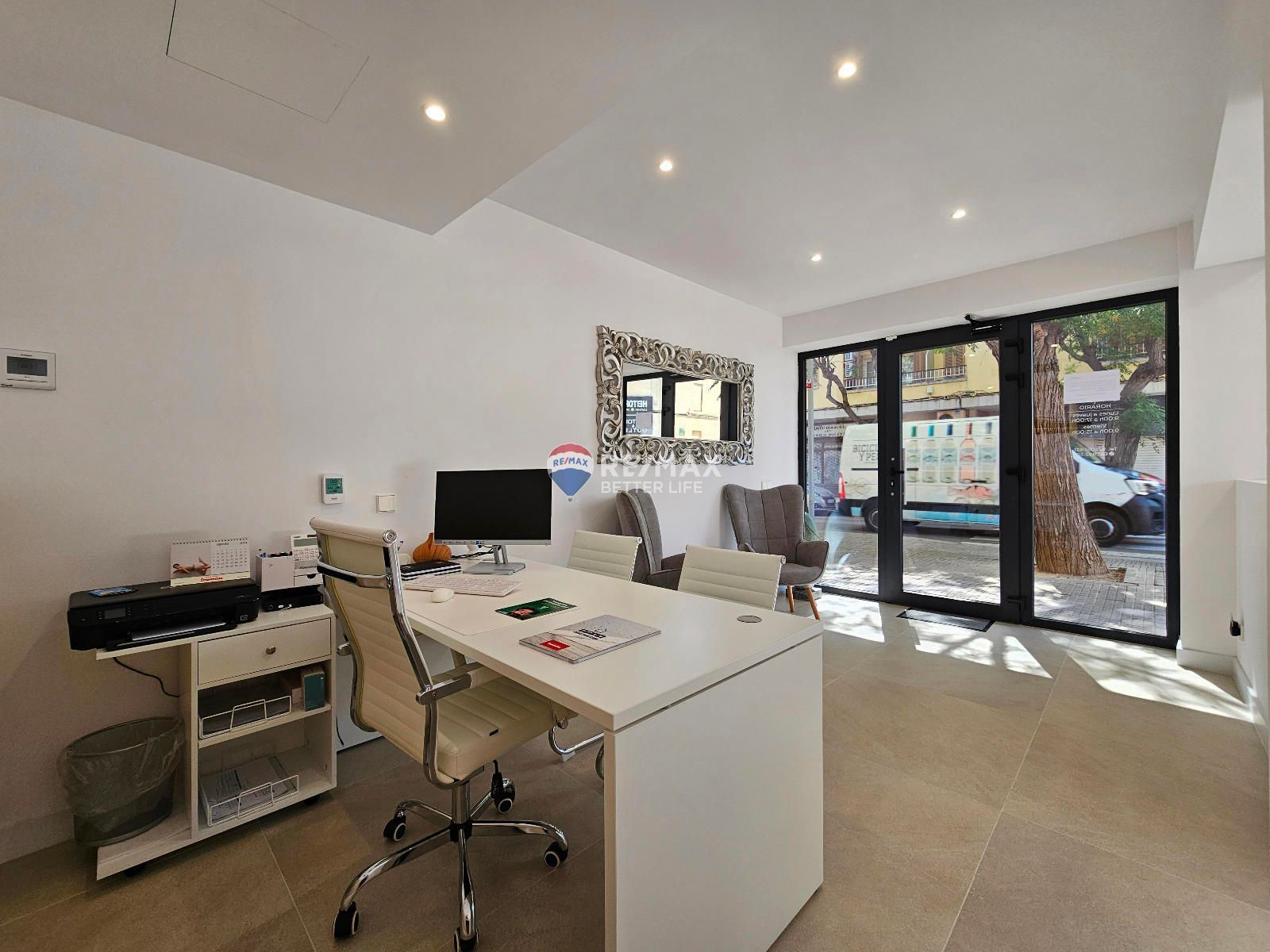 Office for sale in Inca  with Air Conditioner, Heating and Furnished