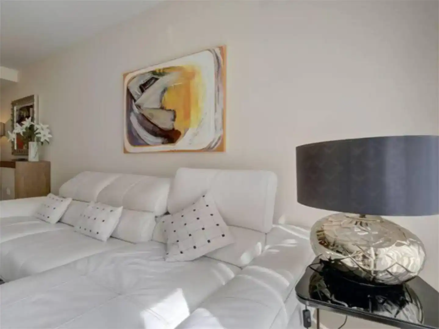 Wohnzimmer von Wohnung zur Miete in Marbella mit Klimaanlage, Schwimmbad und Balkon