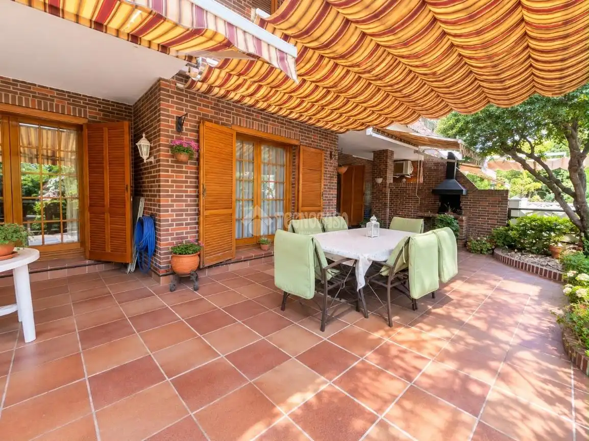 Semi-detached house with terrace for sale in Señorío de Illescas