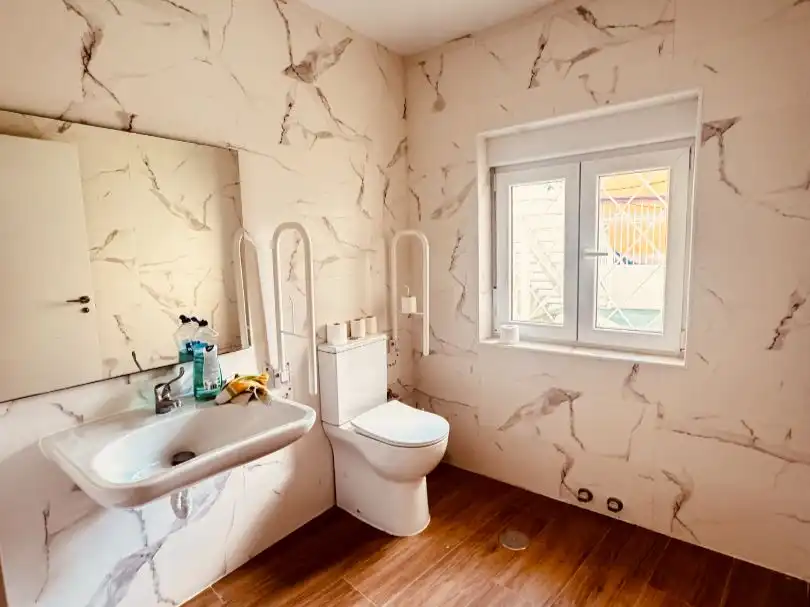 Baño de Local de alquiler en Cabañas de la Sagra con Aire acondicionado, Calefacción y Parquet