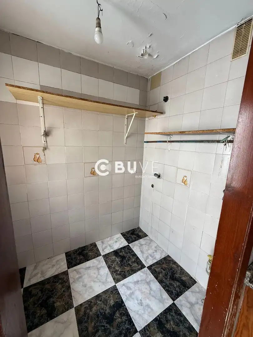 Baño de Piso en venta en Chipiona con Aire acondicionado, Terraza y Alarma