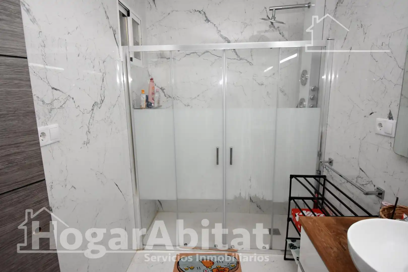 Bathroom of Houses for sale in Alzira  with Air Conditioner and Terrace