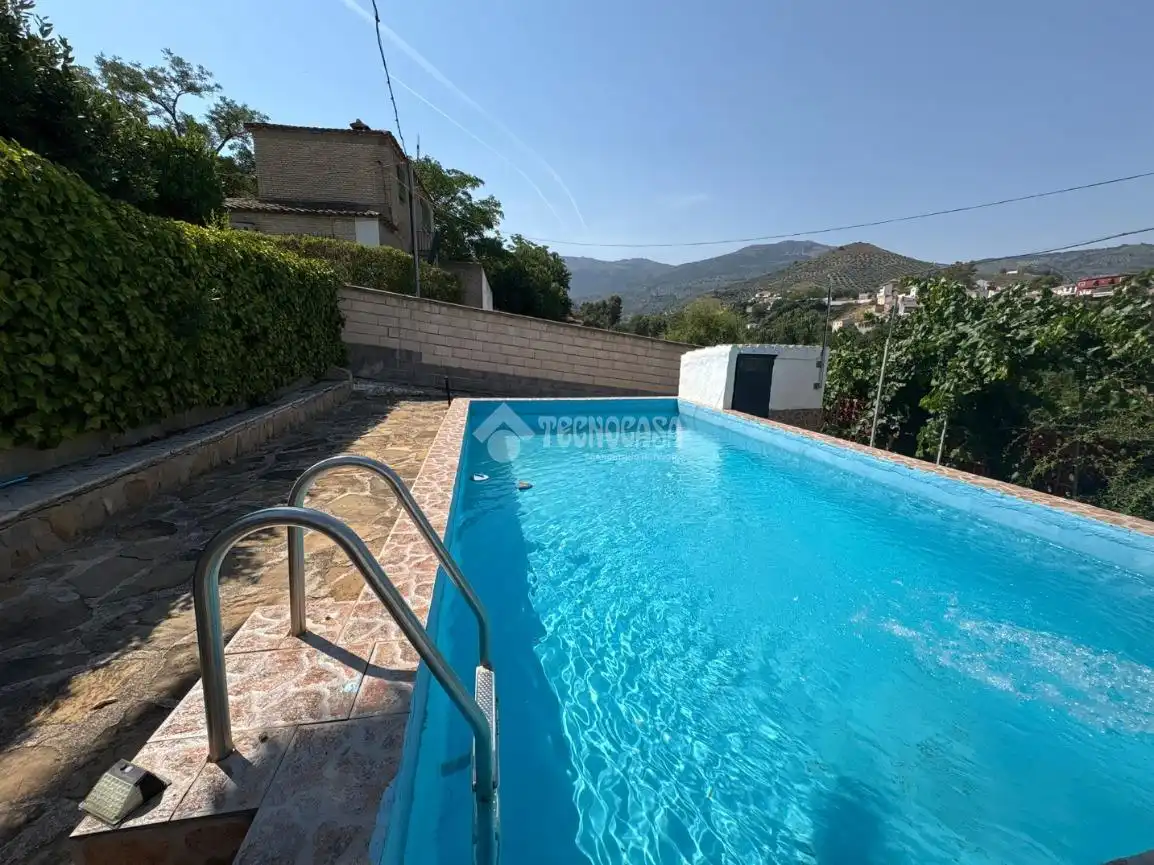 Piscina de Casa o xalet en venda en Fuensanta de Martos amb Aire condicionat, Calefacció i Balcó
