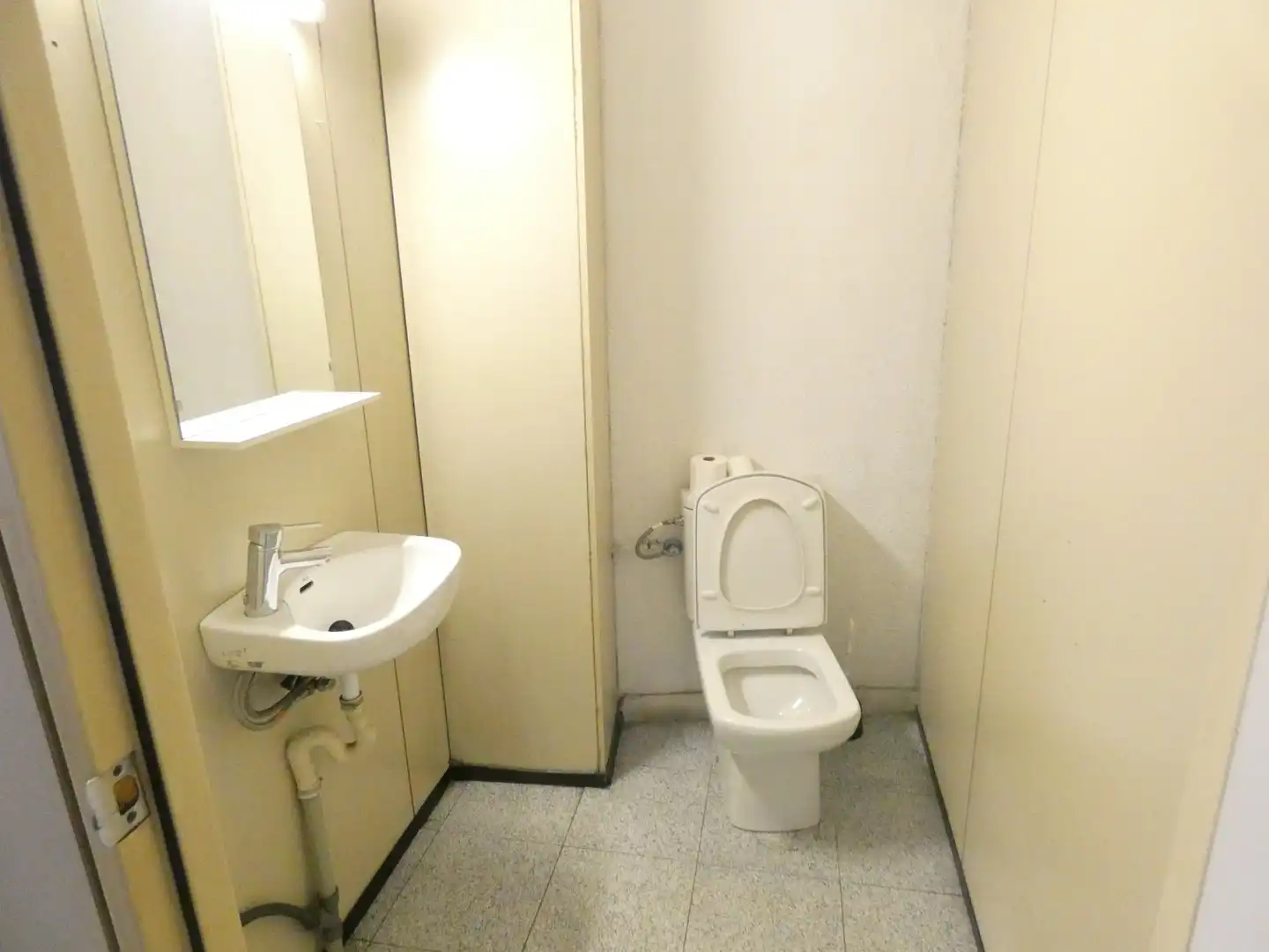 Bathroom of Commercial properties for rent in Ripollet