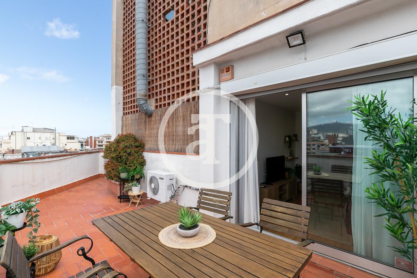 Terrace of Attic to rent in  Barcelona Capital  with Air Conditioner, Heating and Furnished