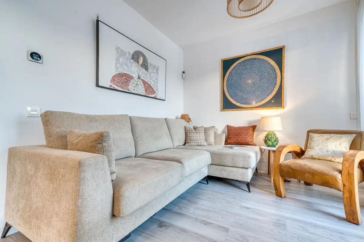 Wohnzimmer von Dachboden zum Verkauf in Estepona mit Klimaanlage, Terrasse und Abstellraum