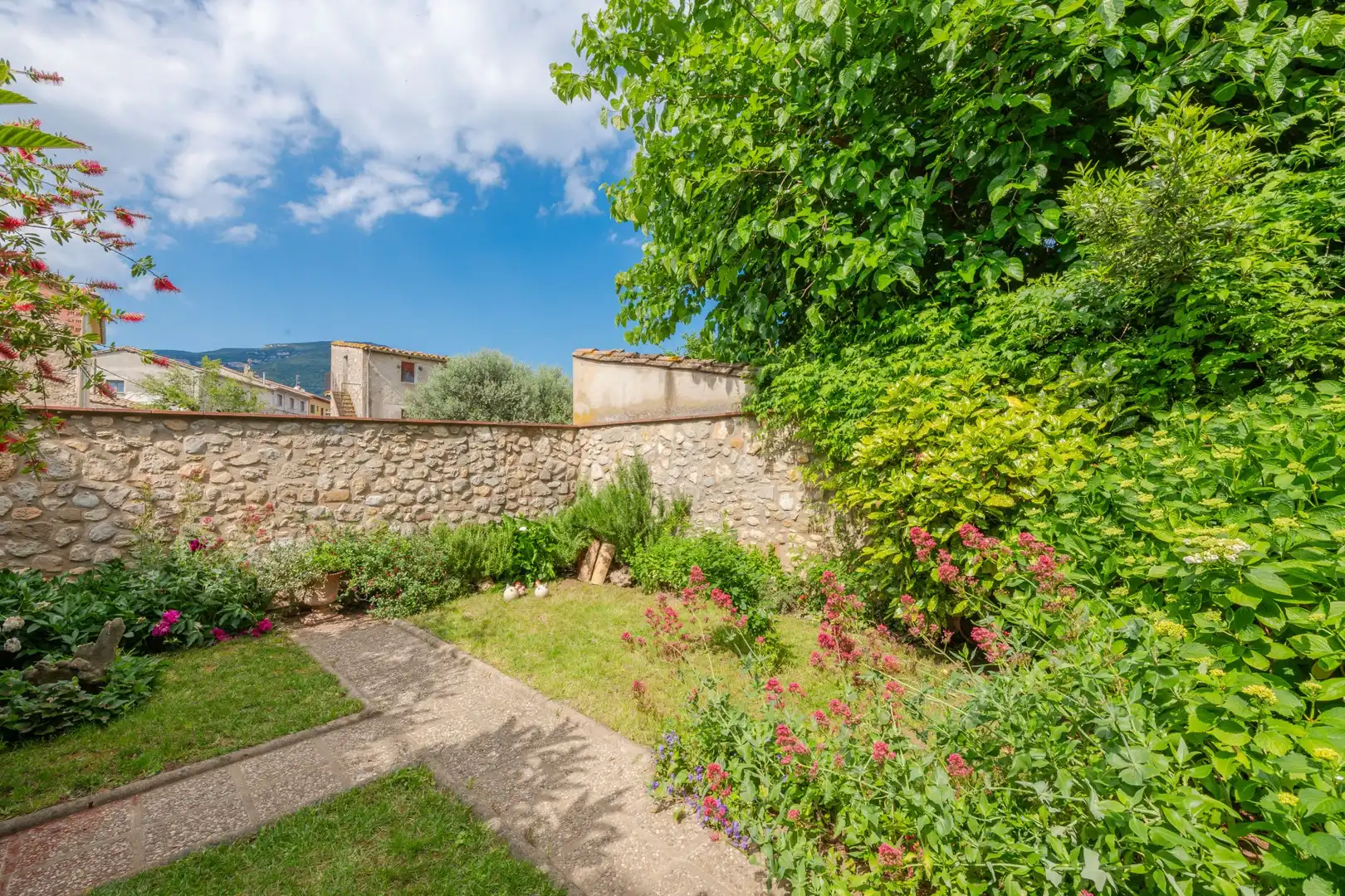 Garden of Country homes for sale in Tortellà  with Heating