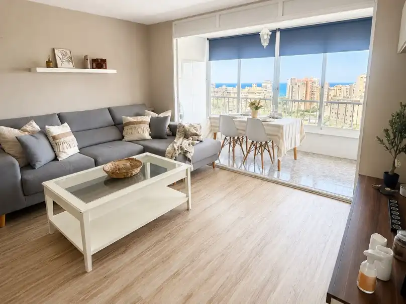 Apartamento con piscina en venta en Avenida Benidorm 18, imagen 2