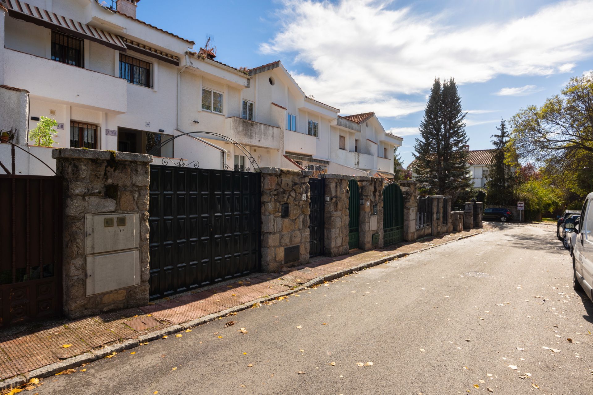 Vista exterior de Casa o xalet en venda en Alpedrete amb Calefacció, Jardí privat i Terrassa