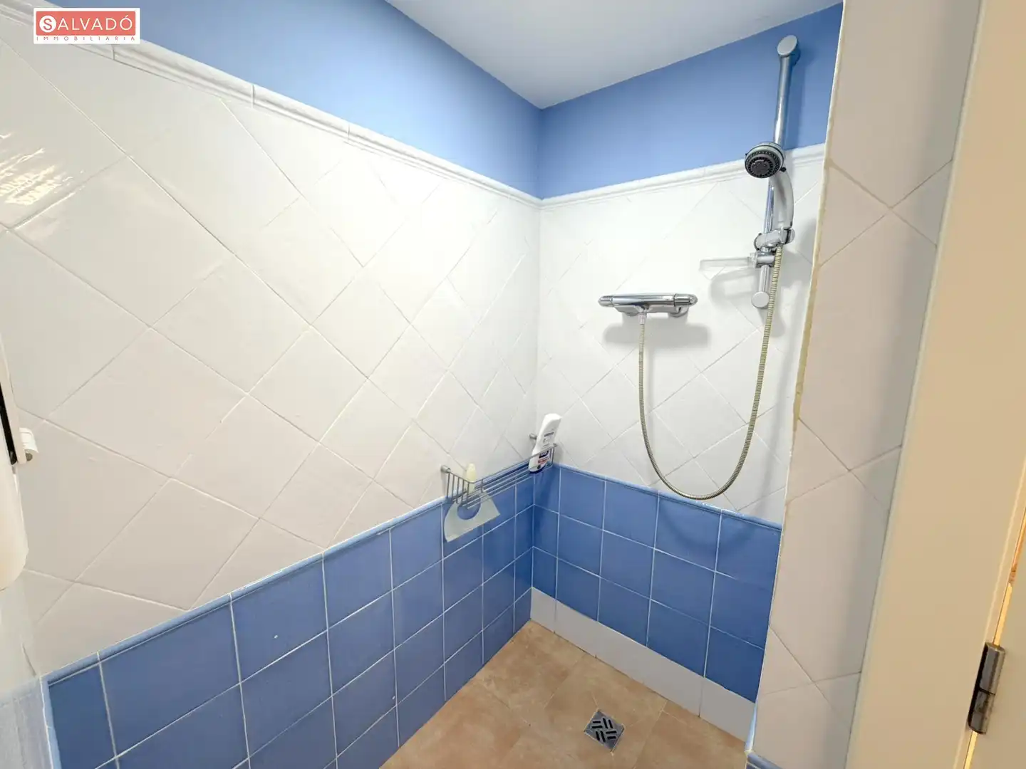 Bany de Pis en venda en Calafell amb Aire condicionat, Calefacció i Terrassa