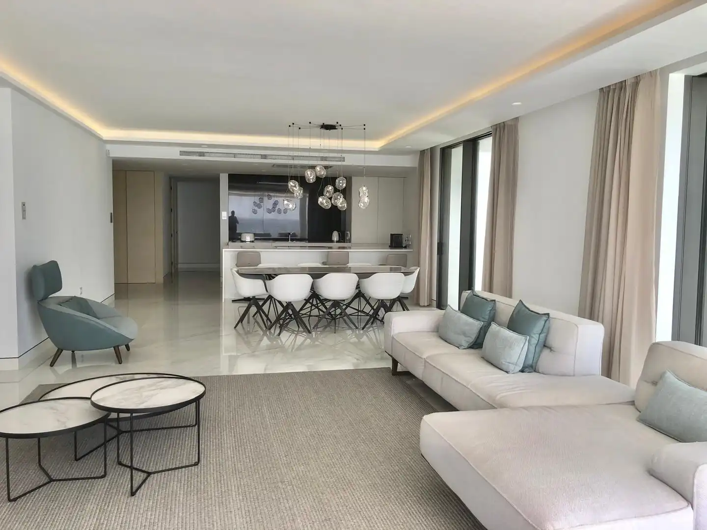 Sala d'estar de Pis en venda en Estepona amb Aire condicionat, Terrassa i Traster