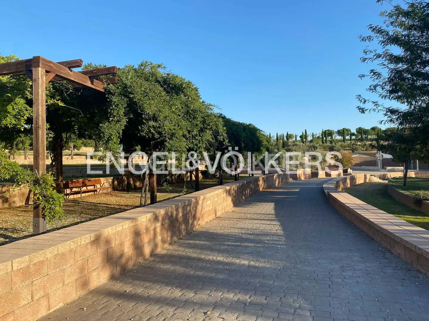 Planta baja de alquiler en Valdebebas - Valdefuentes