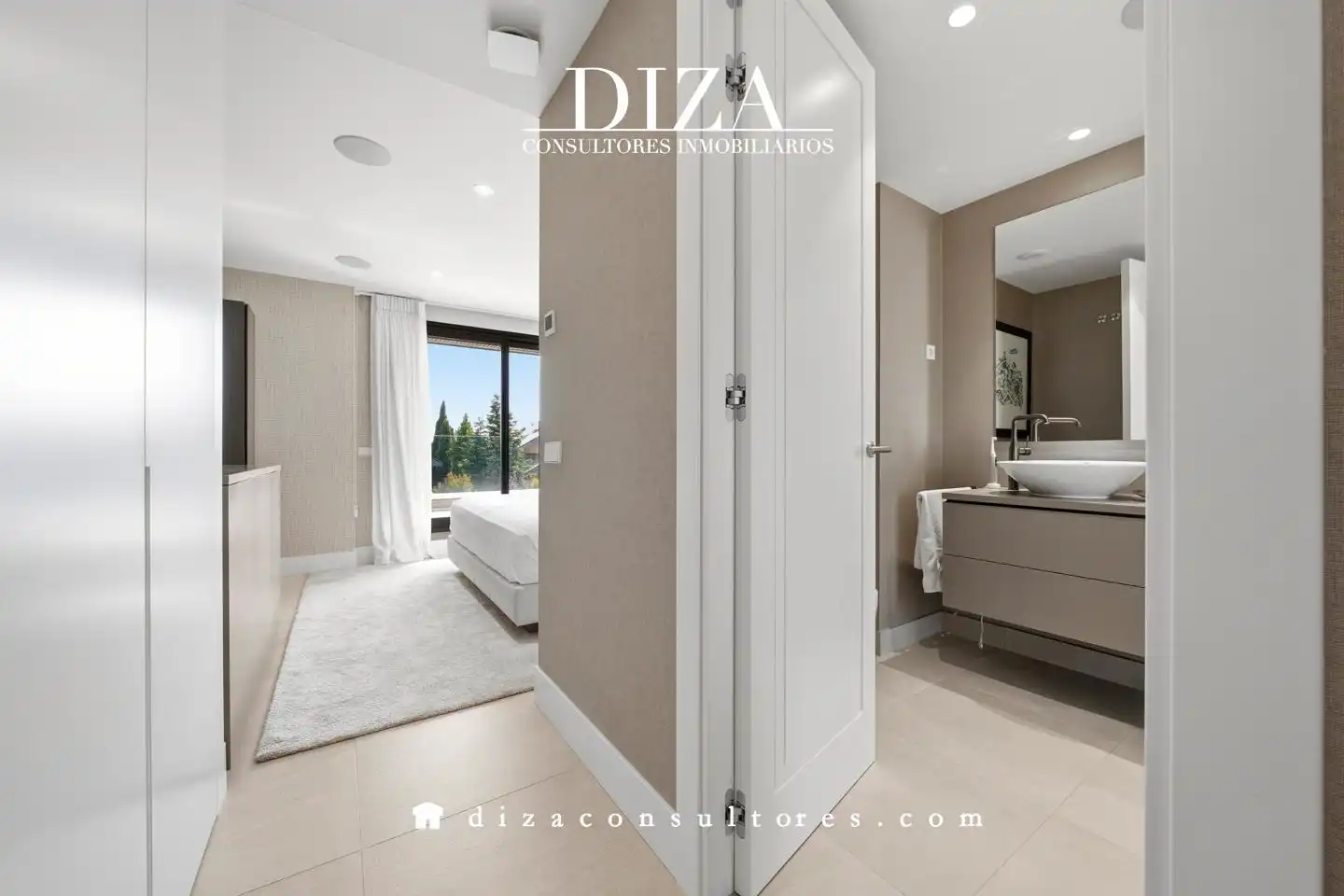 Bedroom of Houses for sale in Las Rozas de Madrid  with Air Conditioner, Heating and Private garden