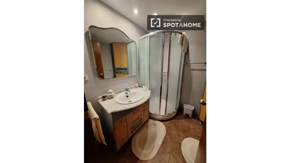 Bathroom of Flat for rent in Moncada  with Air Conditioner, Heating and Furnished