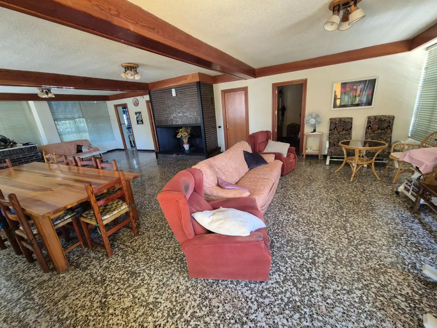 Sala d'estar de Casa o xalet en venda en Elda amb Jardí privat, Terrassa i Traster
