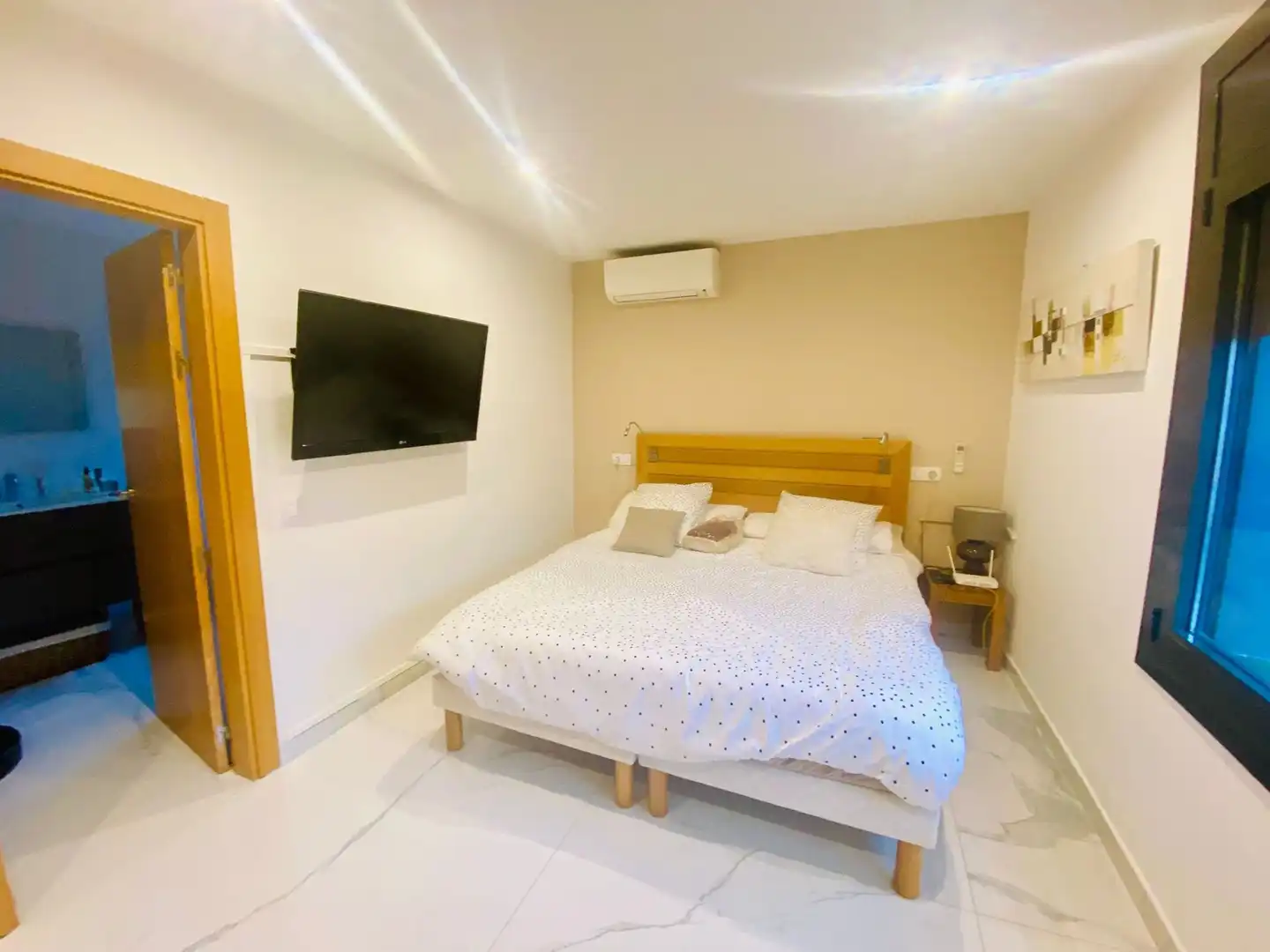 Dormitori de Casa adosada en venda en Empuriabrava amb Aire condicionat, Calefacció i Jardí privat