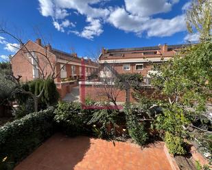 Jardí de Casa adosada en venda en Esplugues de Llobregat amb Aire condicionat, Terrassa i Balcó