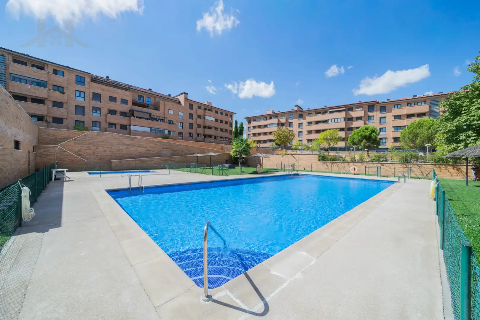 Swimming pool of Flat for sale in Navalcarnero  with Air Conditioner, Heating and Terrace