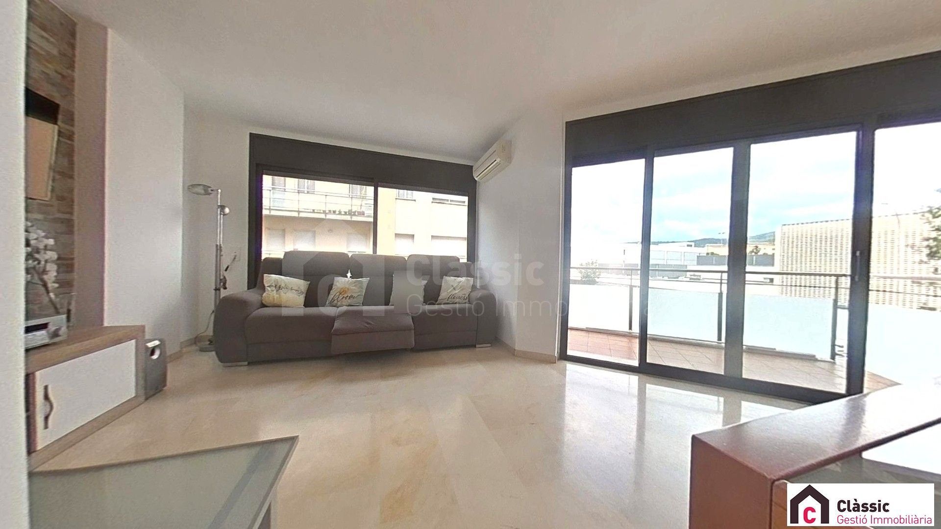 Sala de estar de Piso en venta en Terrassa con Aire acondicionado, Calefacción y Terraza