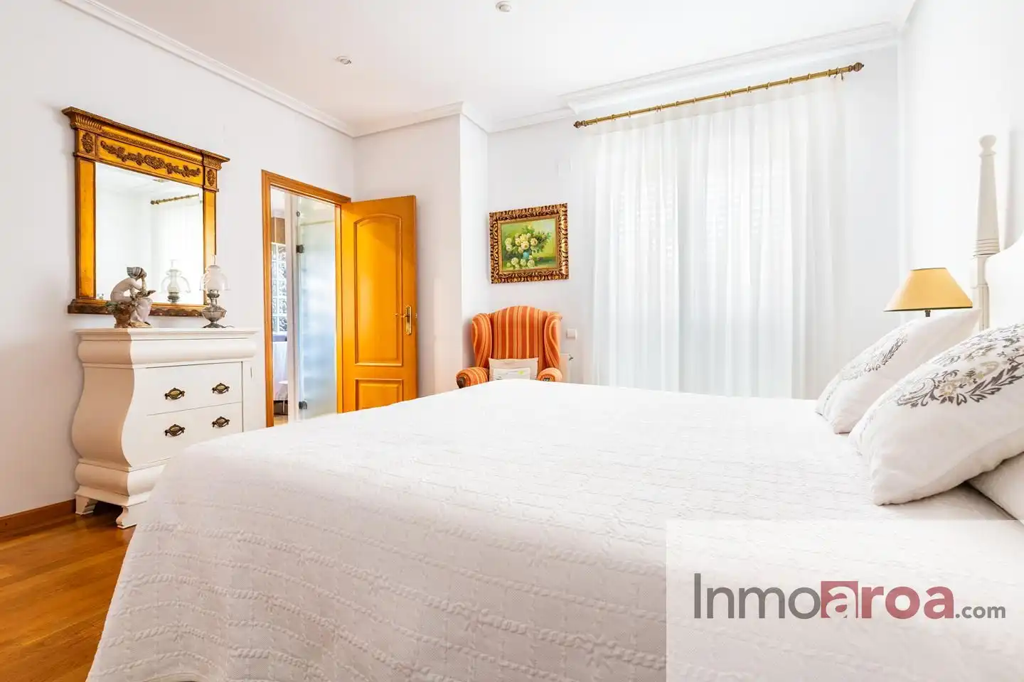 Habitación de Casa o chalet en venta en Paterna con Jardín privado, Terraza y Piscina
