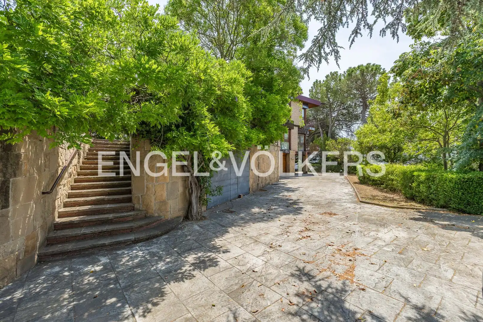 Vista exterior de Finca rústica en venda en Manresa amb Calefacció, Jardí privat i Terrassa