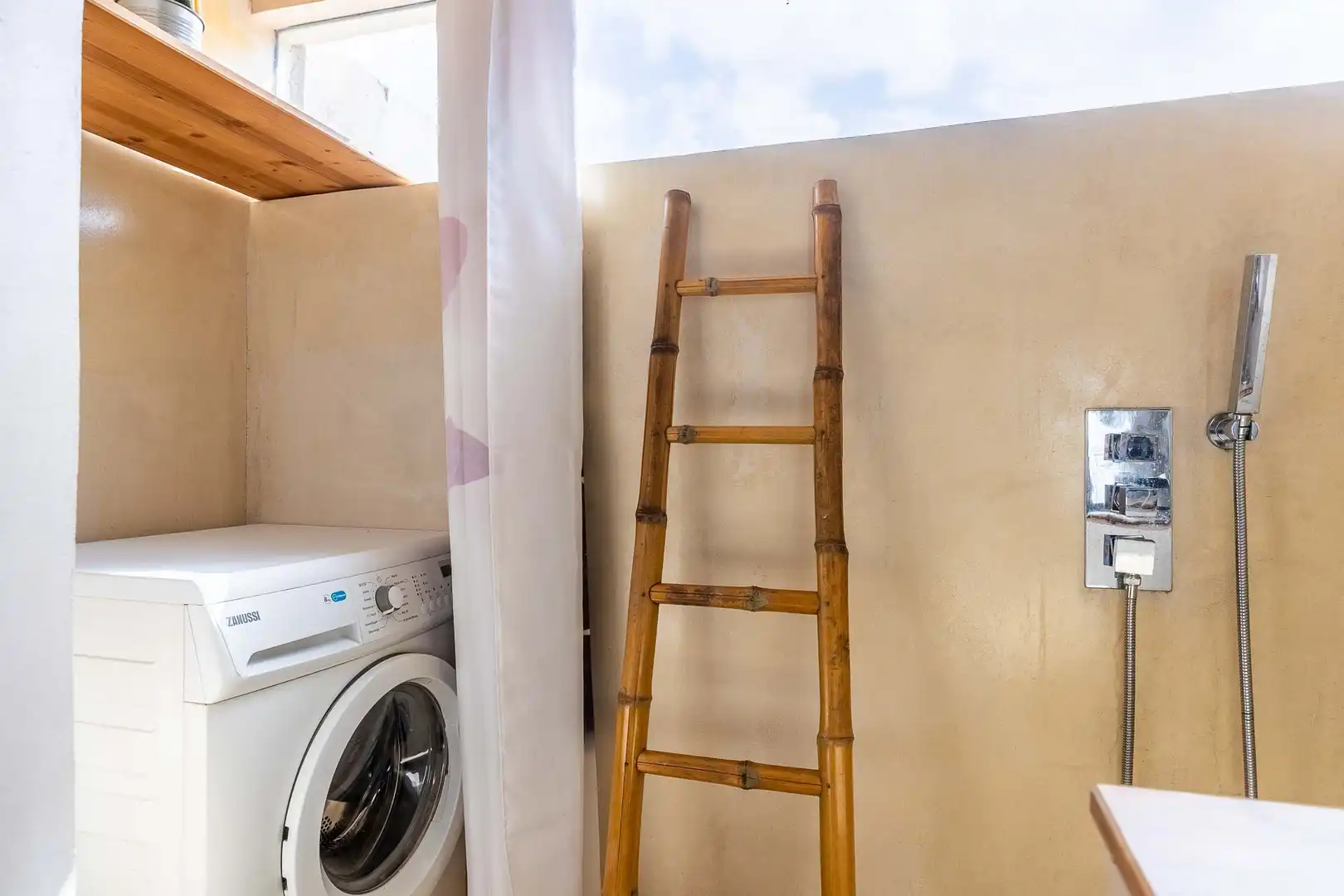 Balcony of Duplexes for rent in Sevilla  with Air Conditioner, Heating and Terrace