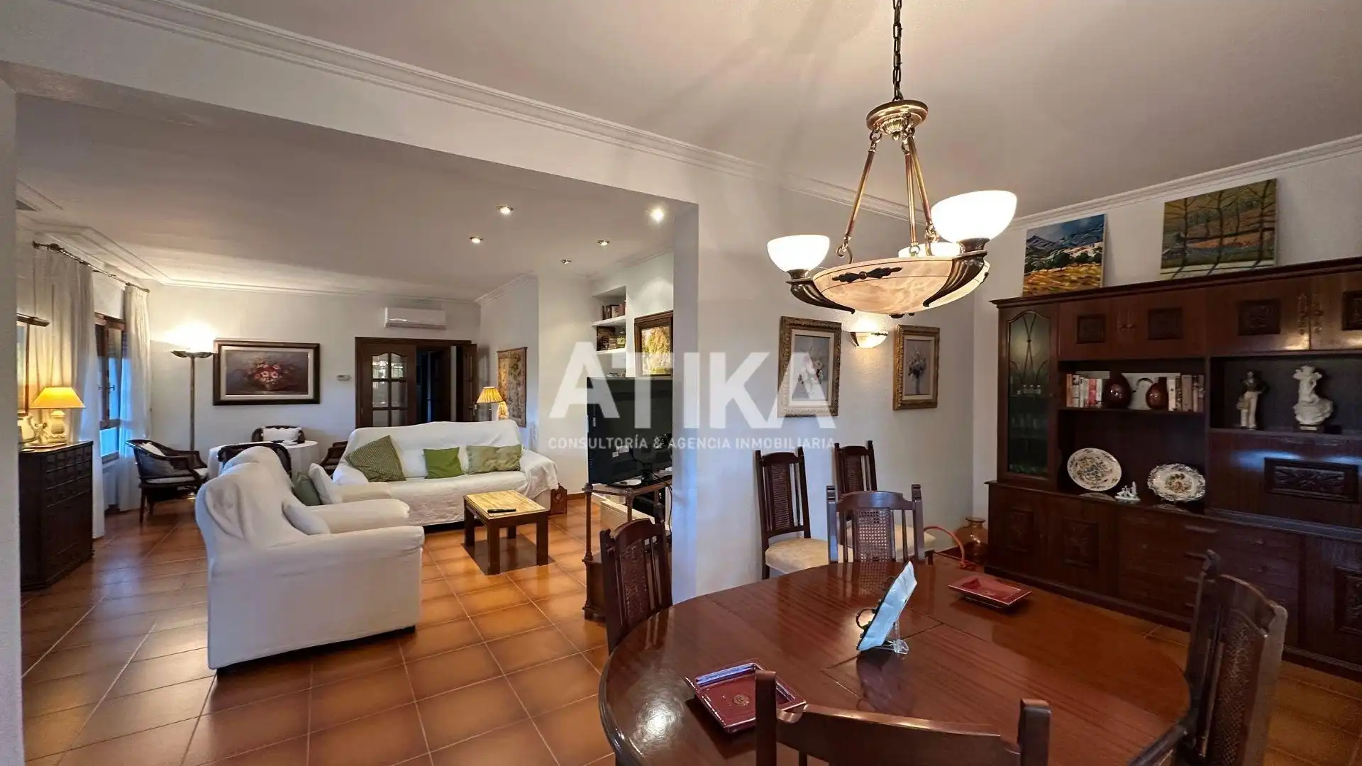 Sala d'estar de Casa o xalet en venda en Ontinyent amb Aire condicionat, Calefacció i Jardí privat